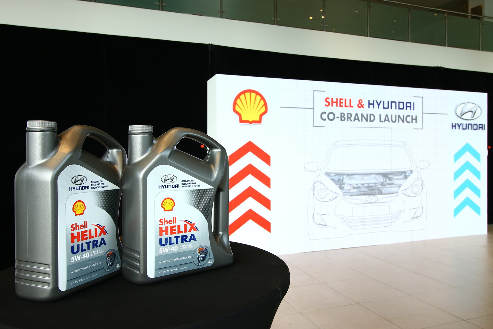 Масло шелл хендай. Shell Helix Ultra Hyundai. Моторное масло Хендэ Шелл. Масло Shell Helix для Hyundai. Shell 550043227.