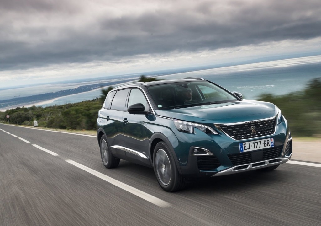 Peugeot-5008-2017-1