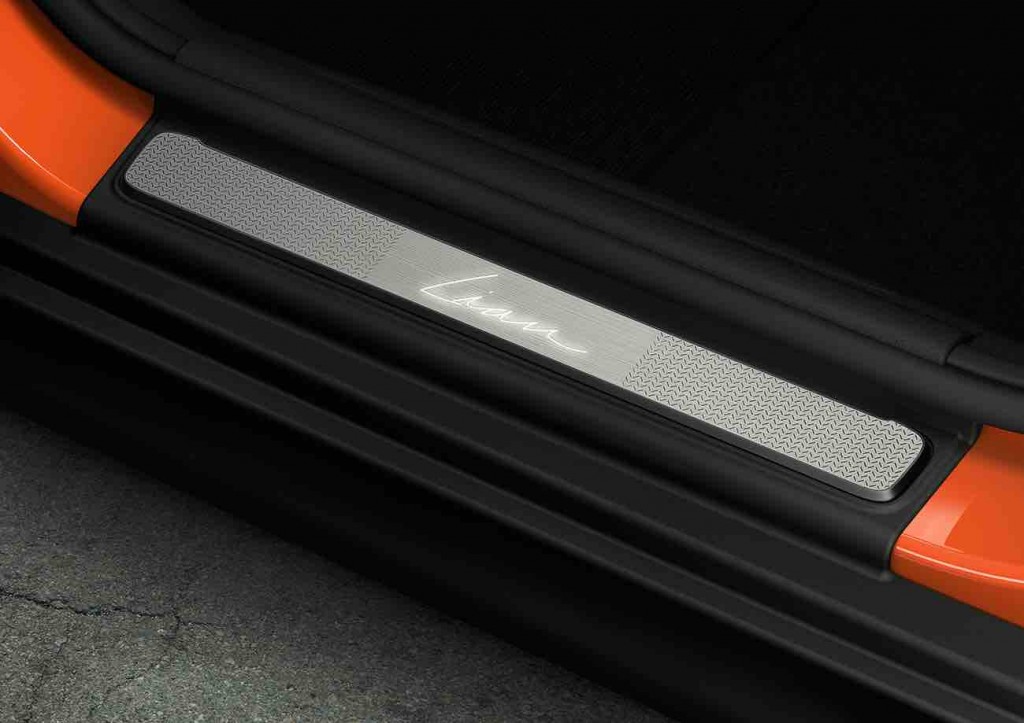 19. MINI Yours Customised - Side Sill