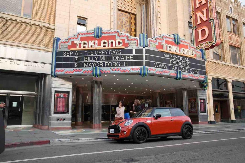 4 he New MINI 3 Door