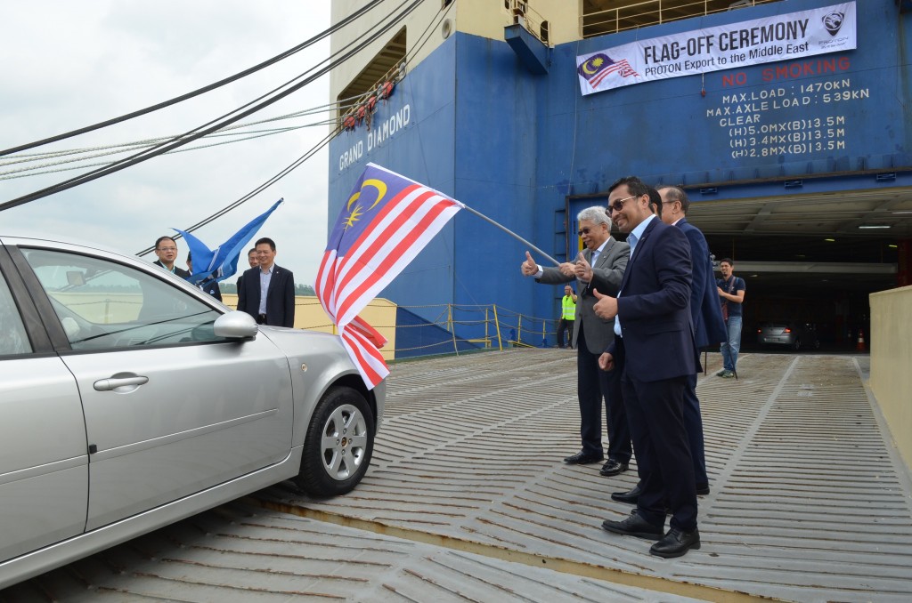 PROTON resumes  export to the Middle East recently. From right, Abdul Rashid Musa, CEO  of PROTON Edar, Datuk Radzaif Mohamed, Deputy CEO of PROTON and Dr Li Chunrong, CEO of PROTON.