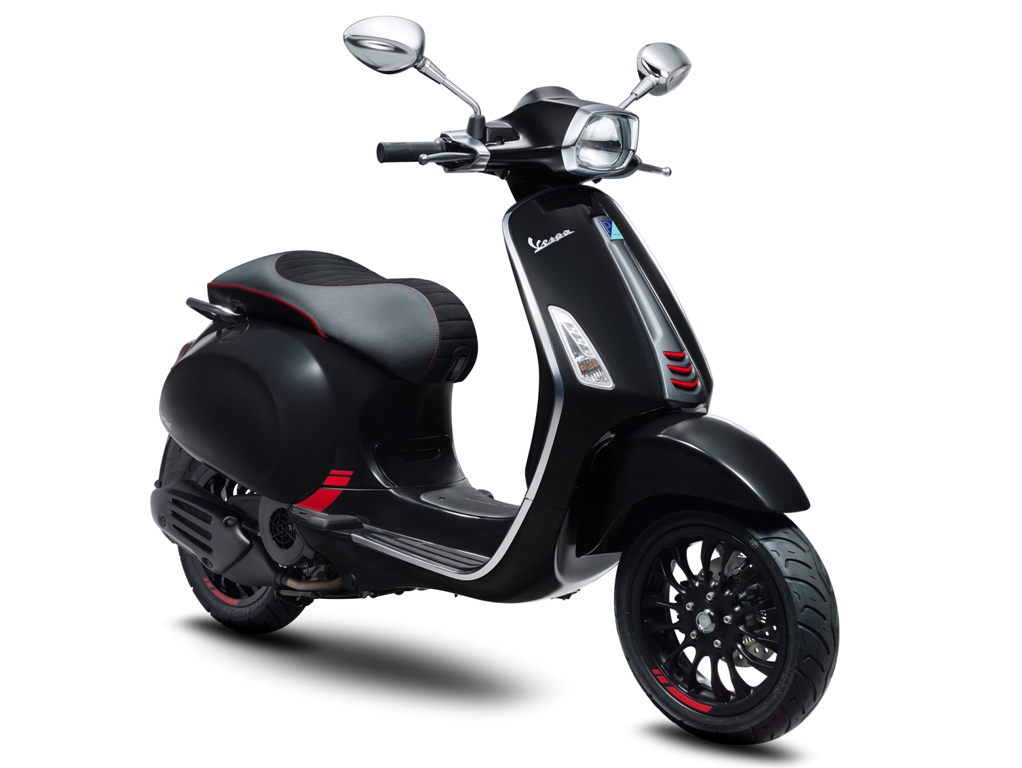 Vespa Sprint Carbon 01