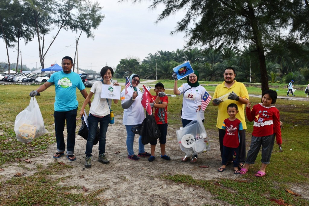 14 NNN Beach Clean Up