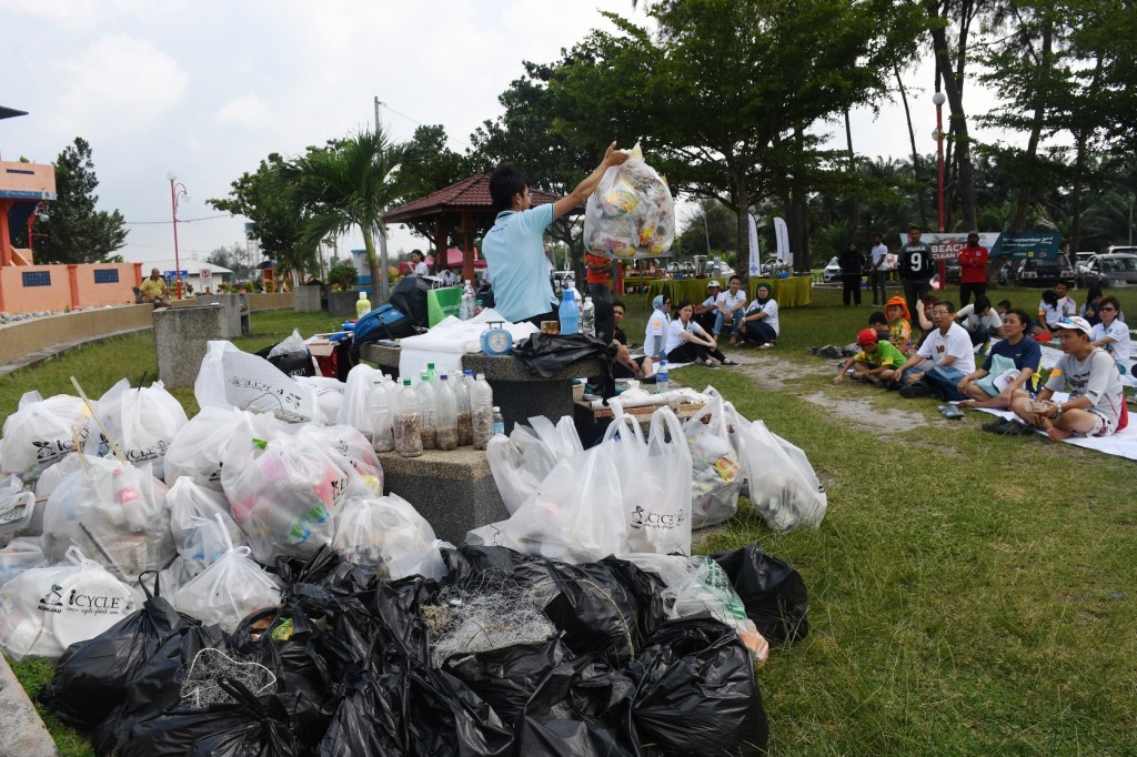 21 NNN Beach Clean Up_Interactive Sessions