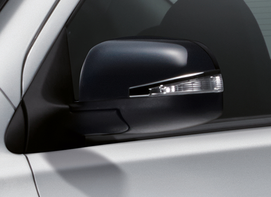 08 New Almera Black Series_Gloss Black Y-Spoke 15-inch Alloy Wheel