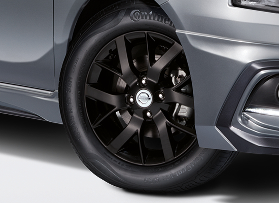 09 New Almera Black Series_Gloss Balck Front Grille