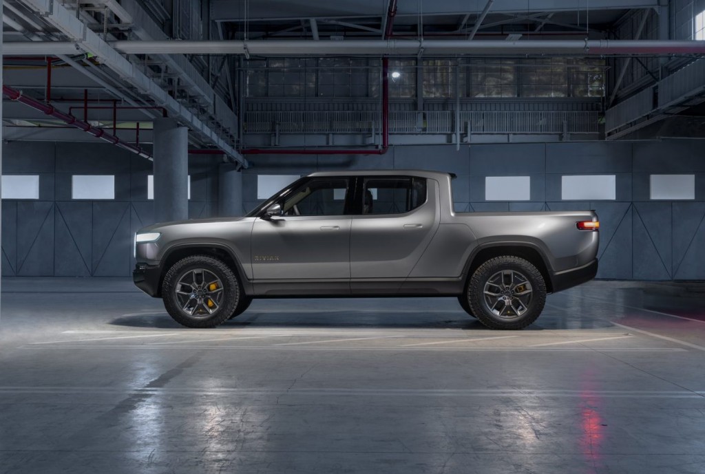 B.-Rivian_R1T_Side_View-e1543093413947
