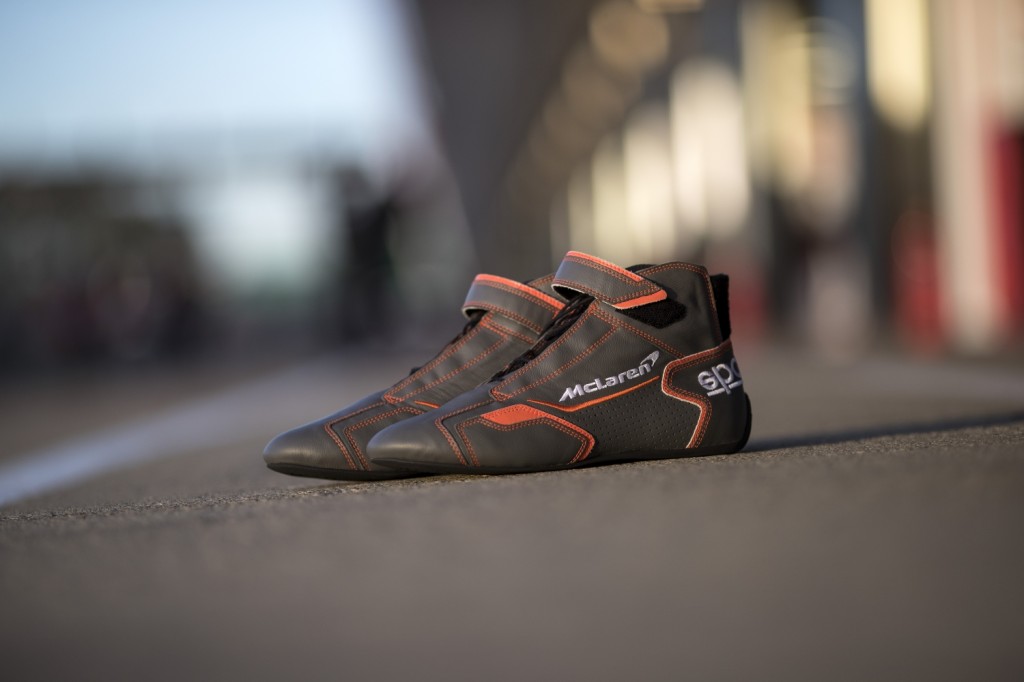 Small-9917-McLarenRB-8RacingShoes