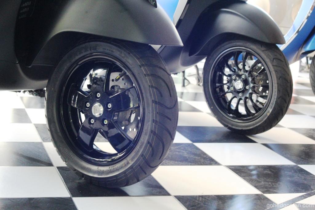 Vespa Notte Edition 11