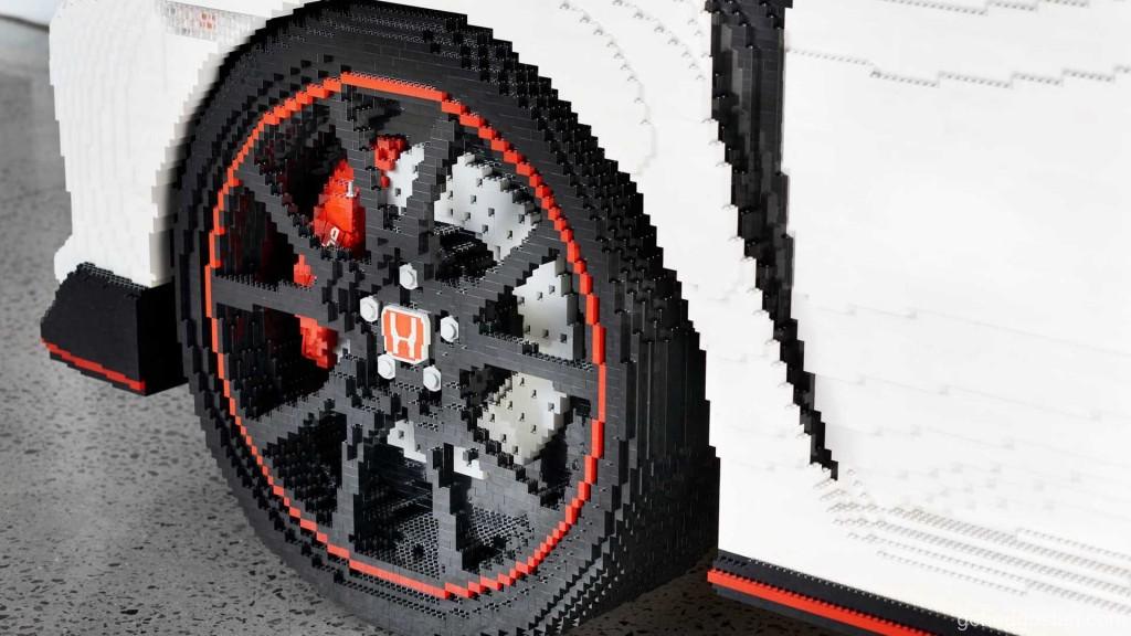 life-size-honda-civic-type-r-lego (1)