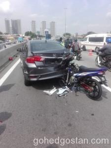 kemalangan moto kereta 2
