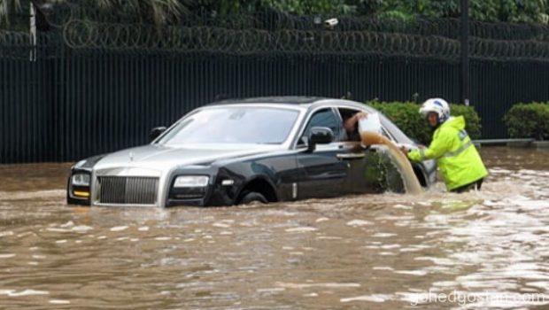 Flooded-Cars 1