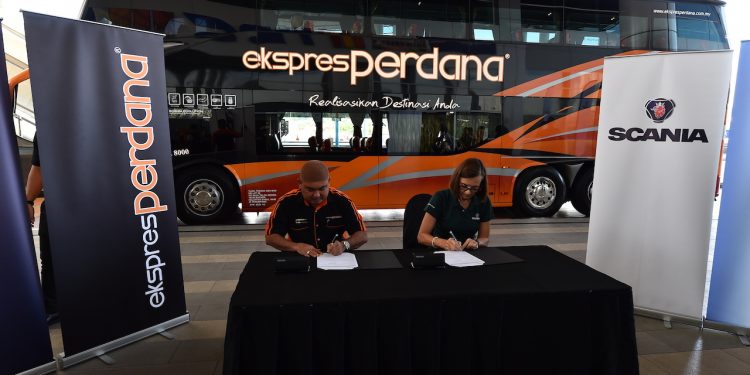 Perdana Express Scania 1