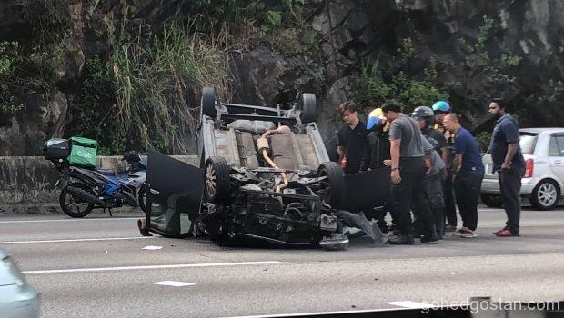 Kemalangan Kereta Tergolek Di Lebuhraya Plus Gohed Gostan