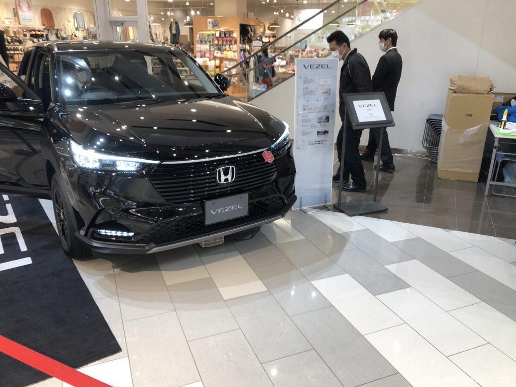 Honda-HR-V-Vezel-front-right-2-2.0