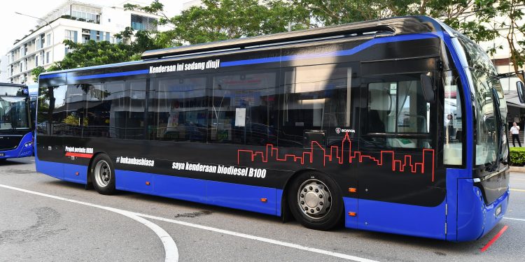 B100-Bio-diesel-bus-at-IMBRT