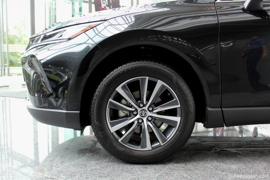 toyota harrier tayar depan kiri 4.4