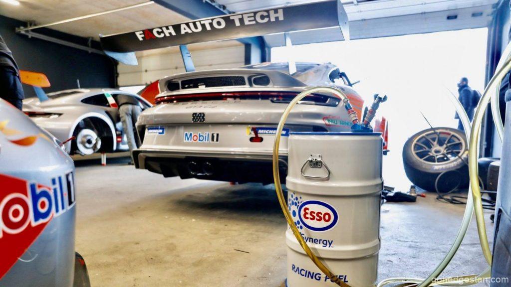 Porsche-Mobil-1-Supercup-back-right-pit-03