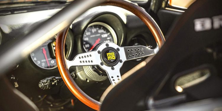 Momo-Heritage-steering-wheel 1.0