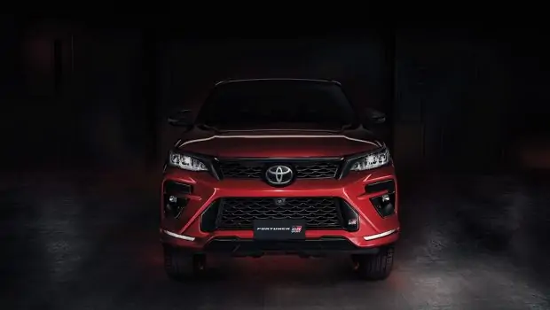 2021-Toyota-Fortuner-GR-Sport-front-1.0