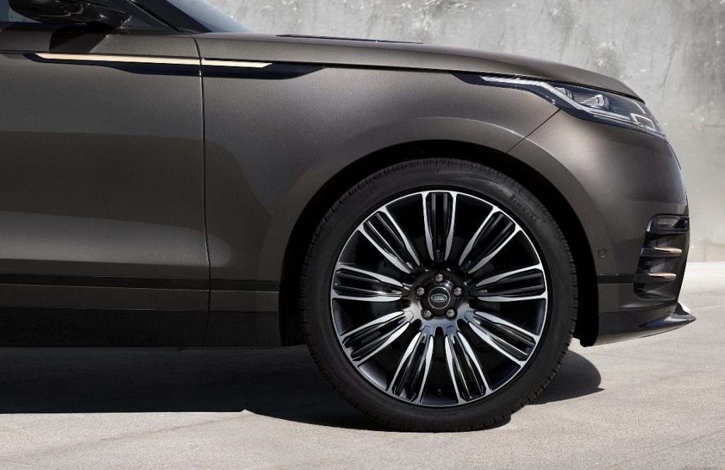 Range Rover Velar Auric Edition