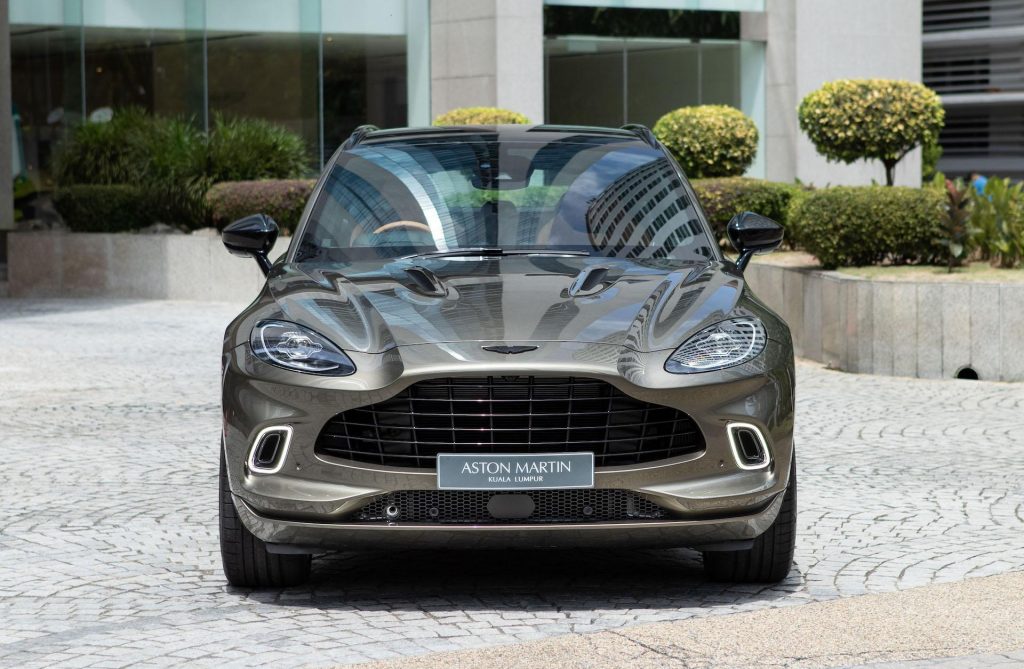 Aston Martin DBX Arden Green 10