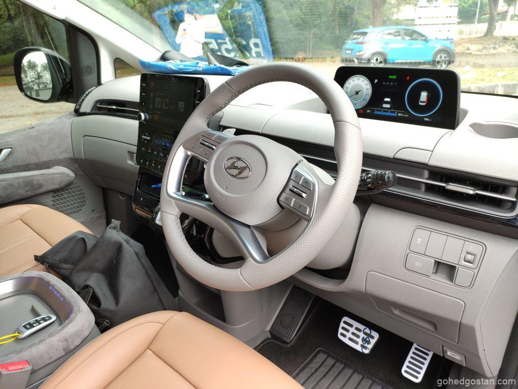 Hyundai Staria Premium