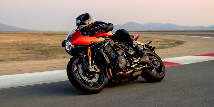 Triumph Speed Triple 1200 RR