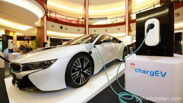 The-BMW-i8-at-the-ChargEV-roadshow-1.0