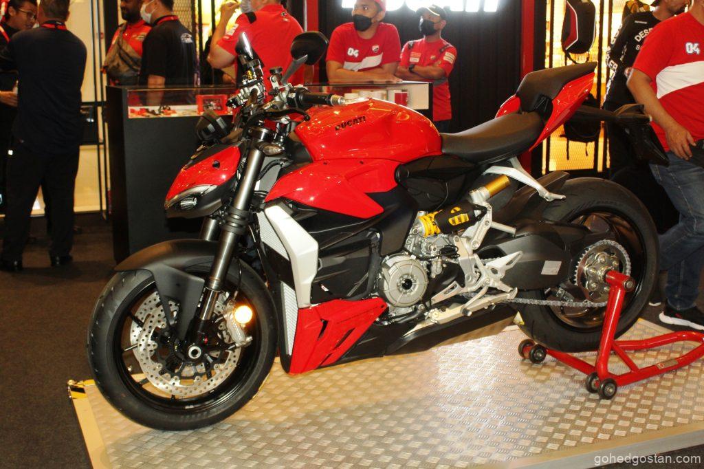 Ducati Streetfighter V2