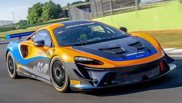 McLaren-Artura-GT4-1.0