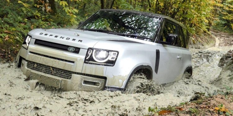 Land_Rover-Defender_90-mud-water-5.2