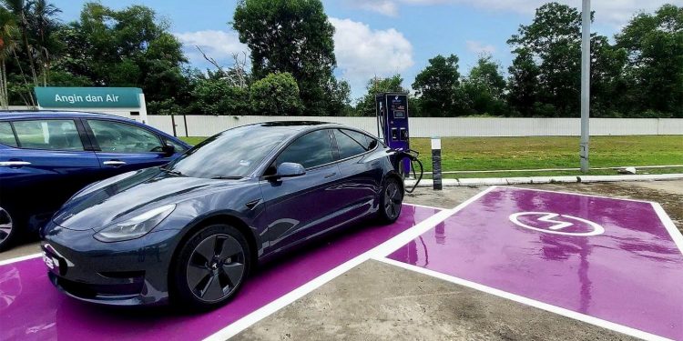 Petronas-180kW-DC-Fast-Charger-3.0