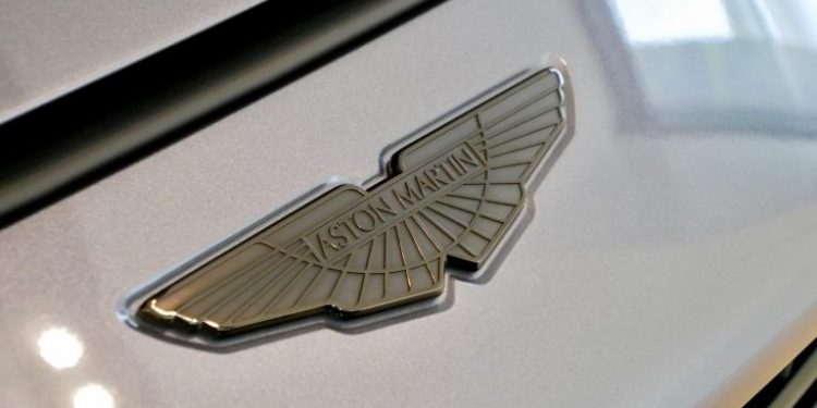 Aston-Martin-DBX-5.0