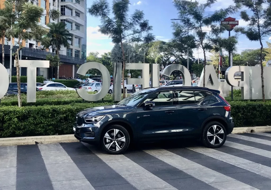 Volvo-XC40-EV_Black-test-drive 3.0