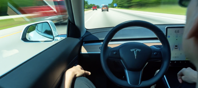 Self drive Tesla 3