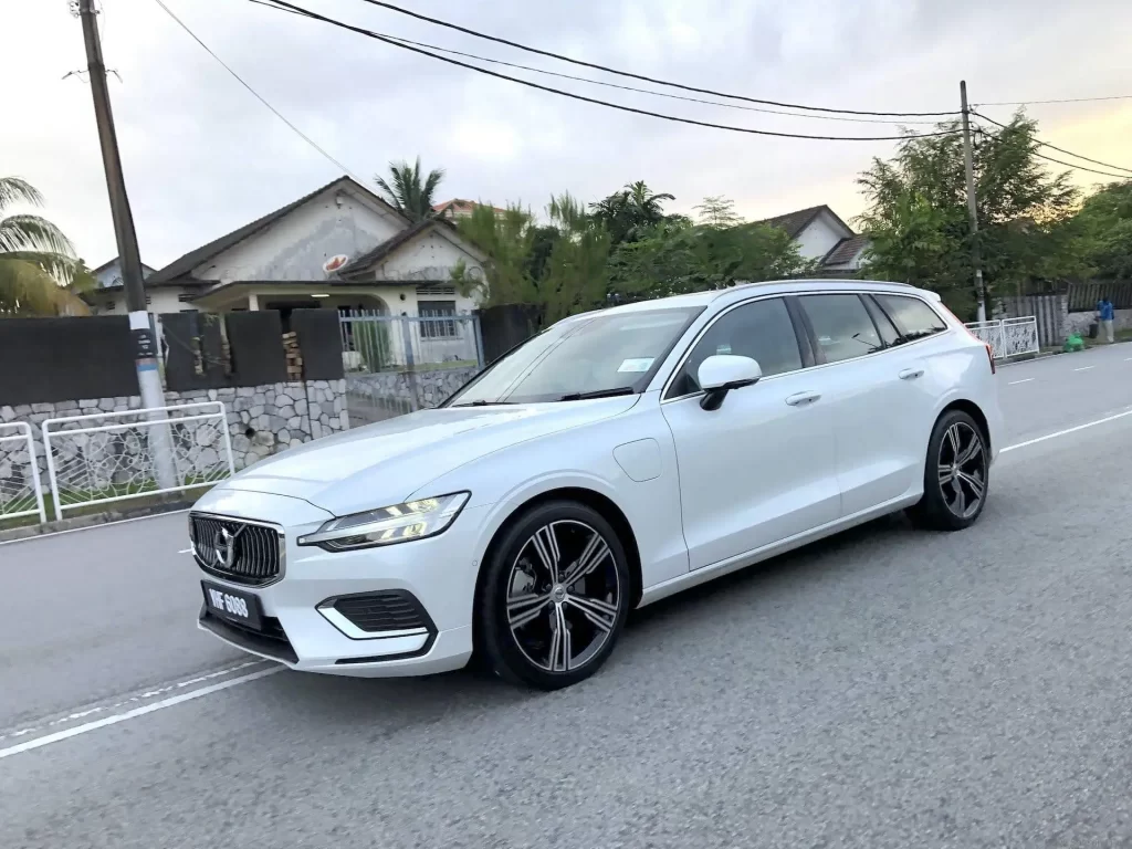 Volvo-V60-T8-Inscription-test-drive-review-5.0