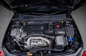 Mercedes-Benz-A250-4MATIC-AMG-Line-7.4