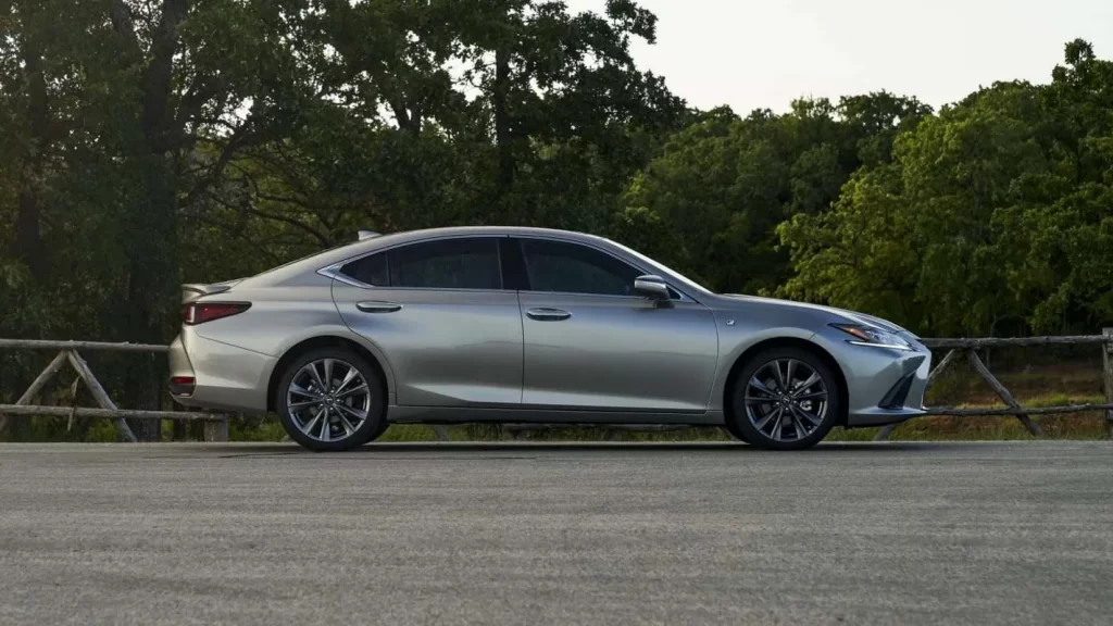 2024-Lexus-ES-3.2