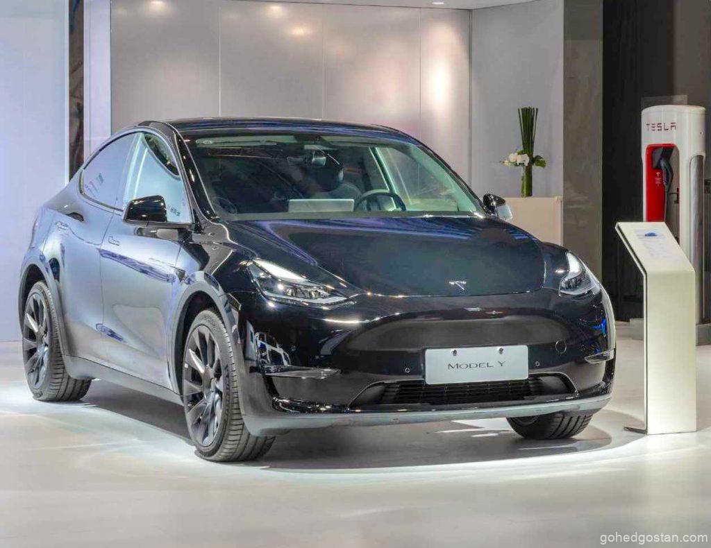 tesla-model-y-showroom 1.0