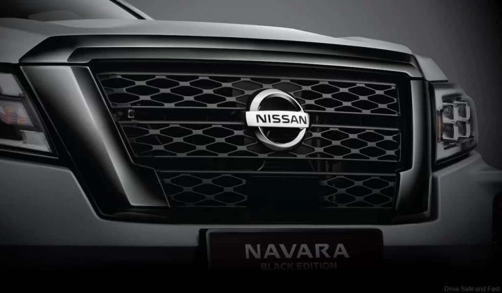 03-The-eye-catching-blacked-out-front-grille-now-available-for-the-new-Nissan-Navara-Black-Edition-6.0