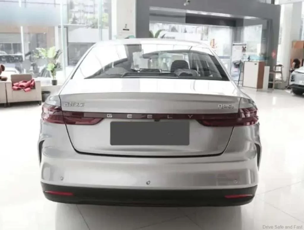 Geely-G6-Rear-3.2