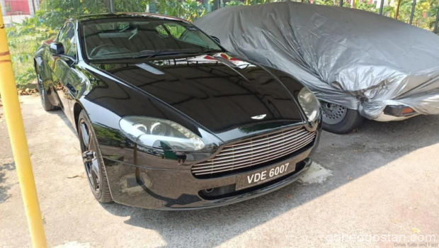 2007-Aston-Martin-V8